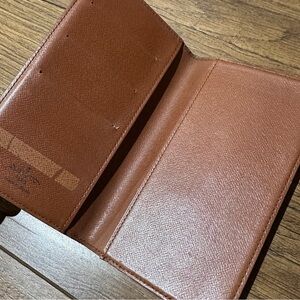 AUTHENTIC Louis Vuitton wallet. Monogram pattern.